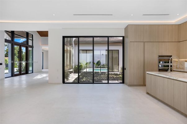Empty room, Interior, Kitchen, Recessed Lighting