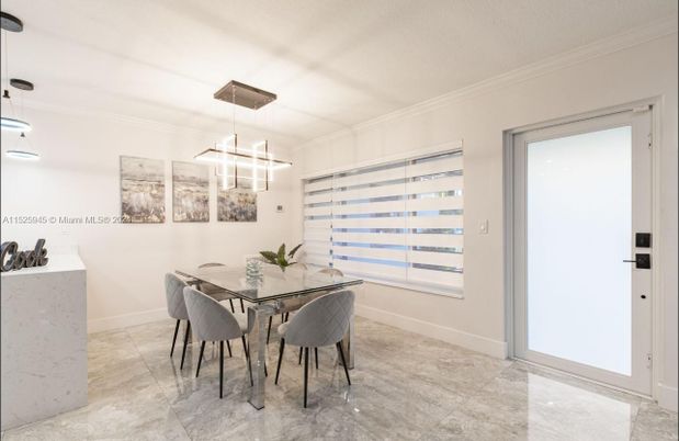 Dining room, Interior, Pendant Lights