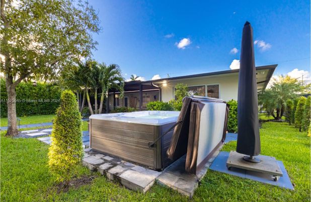Backyard, Exterior
