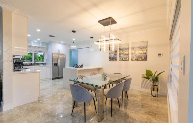 Dining room, Interior, Kitchen, Pendant Lights, Recessed Lighting, Stainless Steel Appliances
