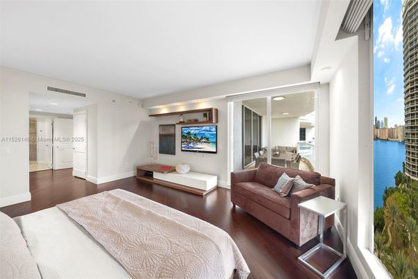 Bedroom, Interior, Recessed Lighting, Water, Wood Texture Flooring