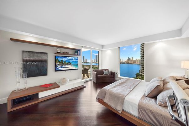 Bedroom, Interior, Water, Wood Texture Flooring