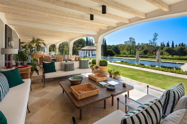 Exterior, Pool, Water