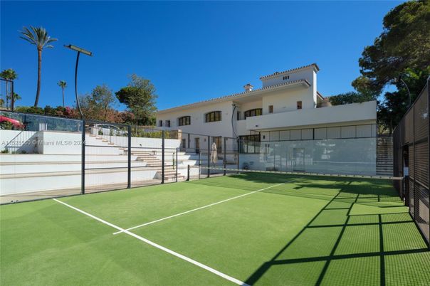 Exterior, Tennis Courts