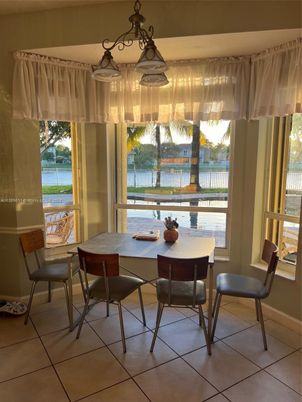 Chandelier, Dining room, Interior