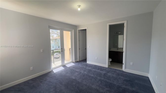 Bathroom, Empty room, Interior