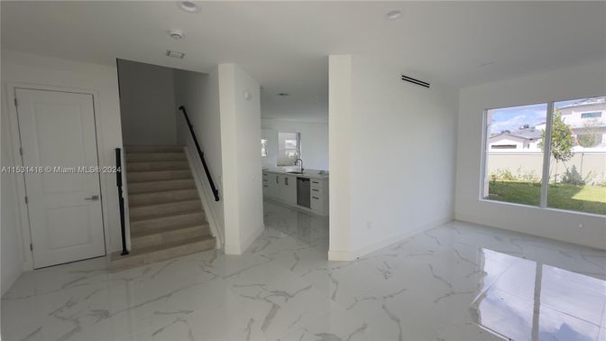 Empty room, Interior, Marble, Recessed Lighting