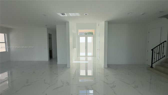 Empty room, Interior, Marble, Recessed Lighting