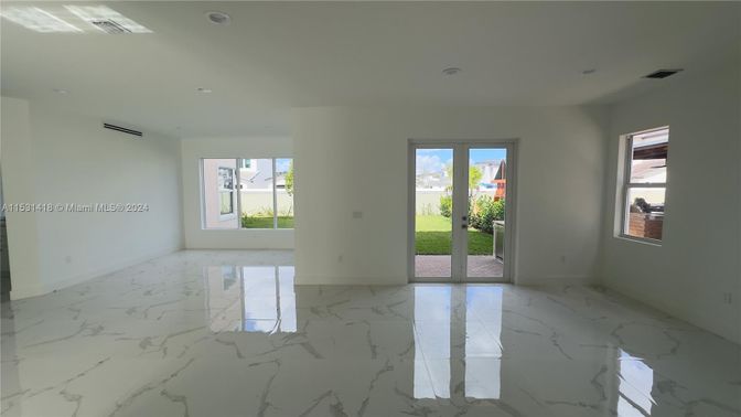 Empty room, Interior, Marble, Recessed Lighting