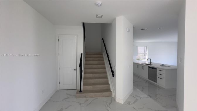 Interior, Kitchen, Marble, Recessed Lighting