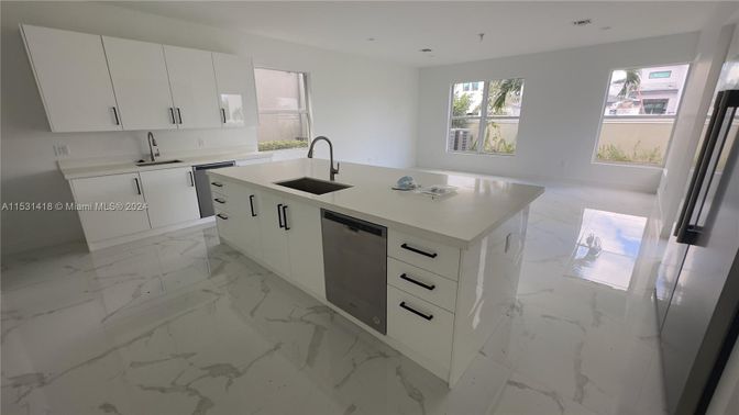 Interior, Kitchen, Marble, Recessed Lighting