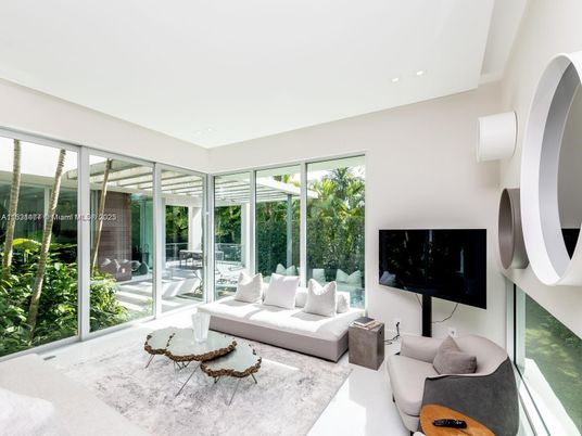 Interior, Living room, Recessed Lighting, Sun Room