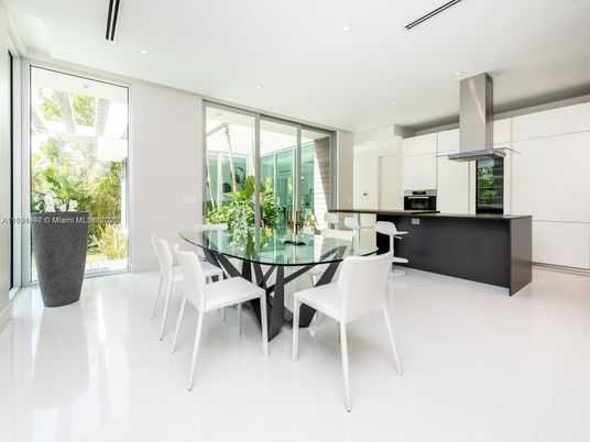 Dining room, Interior, Kitchen, Recessed Lighting