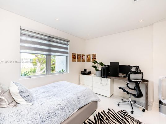 Bedroom, Home Office, Interior, Recessed Lighting