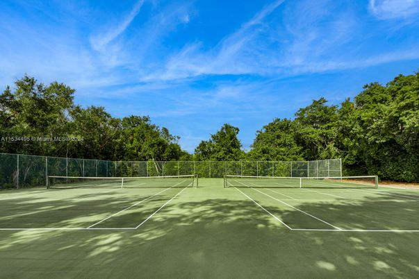 Exterior, Tennis Courts