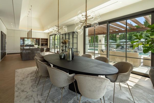 Dining room, Interior, Kitchen, Pendant Lights, Recessed Lighting, Wood Texture Flooring