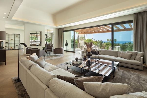 Interior, Living room, Recessed Lighting, Water, Wood Texture Flooring