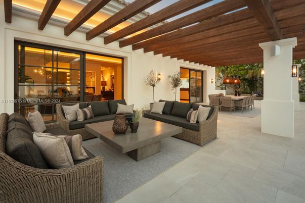 Exterior, Living room