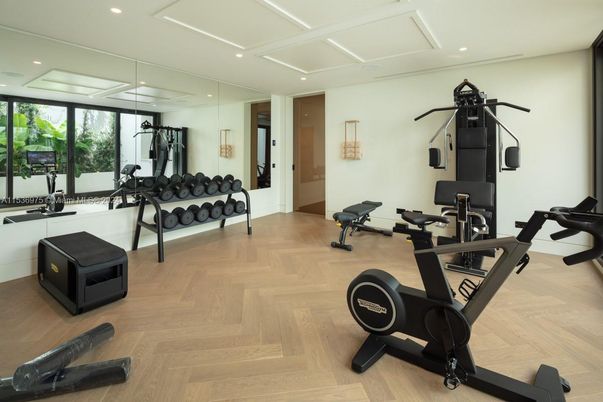 Fitness Equipment, Interior, Recessed Lighting, Wood Texture Flooring