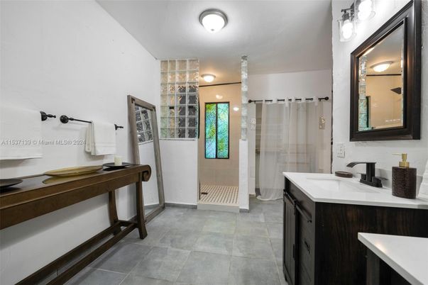 Bathroom, Glass Shower, Interior