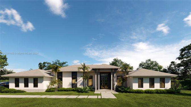 Backyard, Exterior, Facade, Ranch
