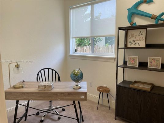 Home Office, Interior