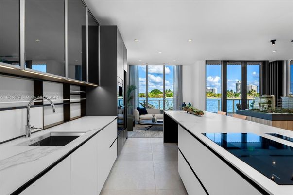 Interior, Kitchen, Living room, Recessed Lighting, Water