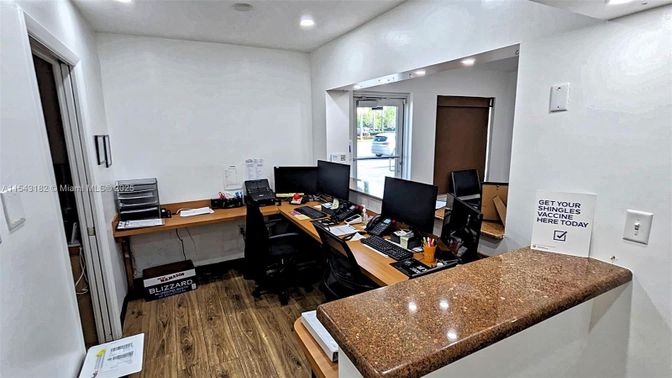 Home Office, Interior, Recessed Lighting, Wood Texture Flooring