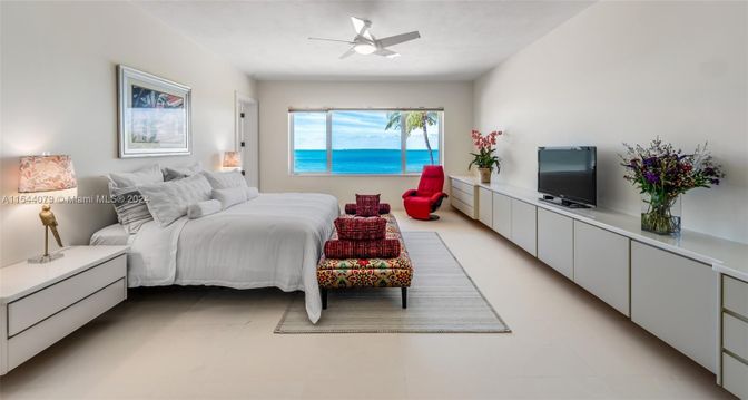 Bedroom, Interior, Water