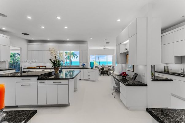Dining room, Interior, Kitchen, Recessed Lighting