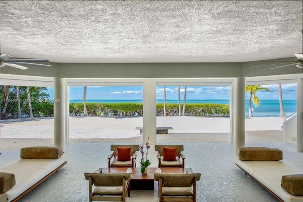 Interior, Living room, Sun Room, Water