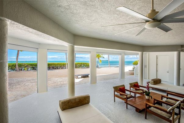 Interior, Sun Room, Water