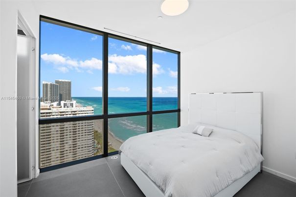 Bedroom, Interior, Water