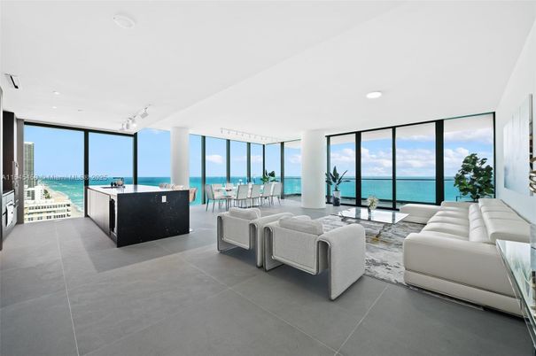 Dining room, Interior, Living room, Recessed Lighting, Water