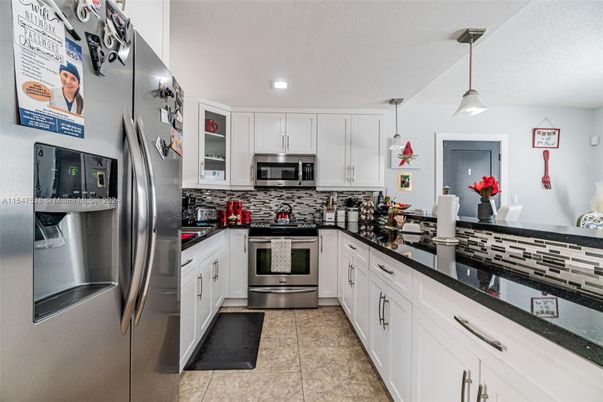 Interior, Kitchen, Pendant Lights, Recessed Lighting, Stainless Steel Appliances