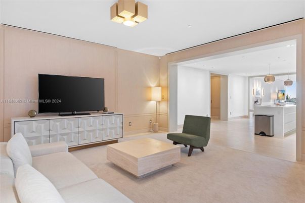 Interior, Living room, Pendant Lights, Recessed Lighting, Wood Texture Flooring