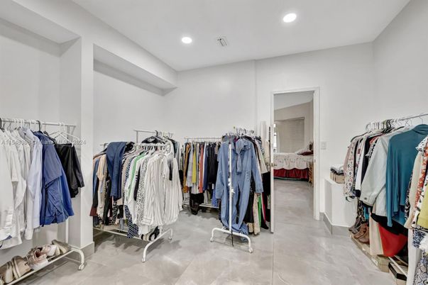 Interior, Recessed Lighting, Walk-in Closets