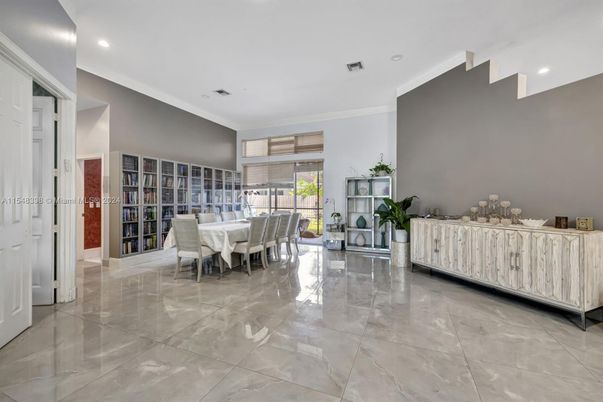 Dining room, Interior, Recessed Lighting