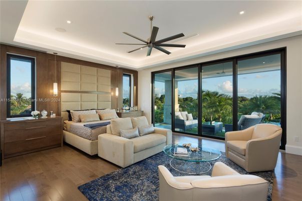 Bedroom, Interior, Living room, Recessed Lighting, Wood Texture Flooring