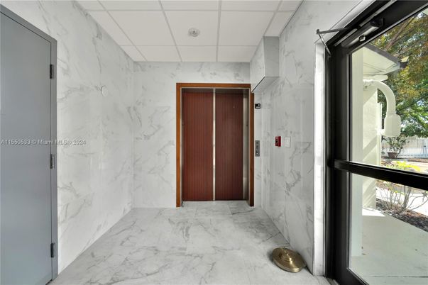 Elevator, Interior, Marble, Marble Walls