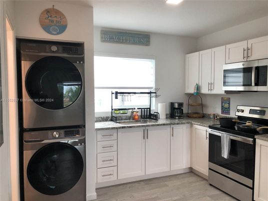 Interior, Recessed Lighting, Utility Closets, Washer, Wood Texture Flooring