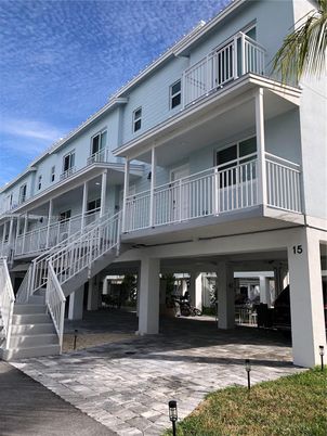 Exterior, Facade, Rowhouse