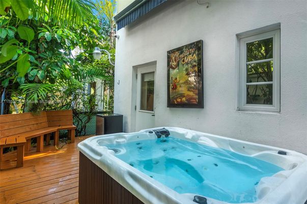 Exterior, Hot Tub