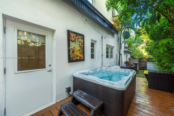 Exterior, Hot Tub
