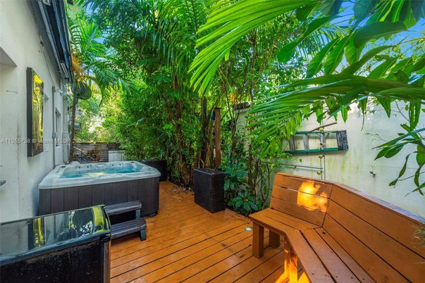 Exterior, Hot Tub