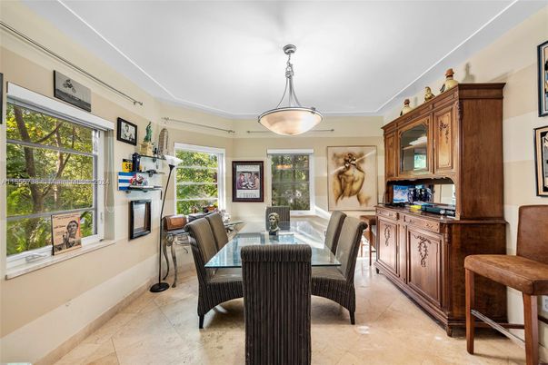 Dining room, Interior, Pendant Lights