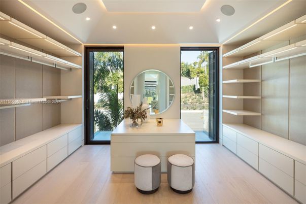 Interior, Recessed Lighting, Walk-in Closets, Wood Texture Flooring