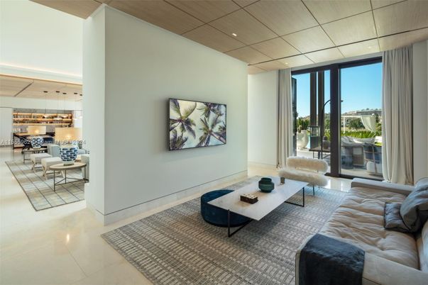 Dining room, Interior, Living room, Pendant Lights, Recessed Lighting
