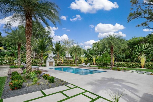 Exterior, Fireplace, Pool