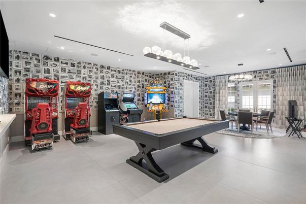 Billiard Table, Game Room, Interior, Recessed Lighting